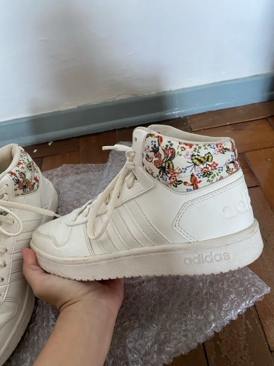 Tênis Adidas branco