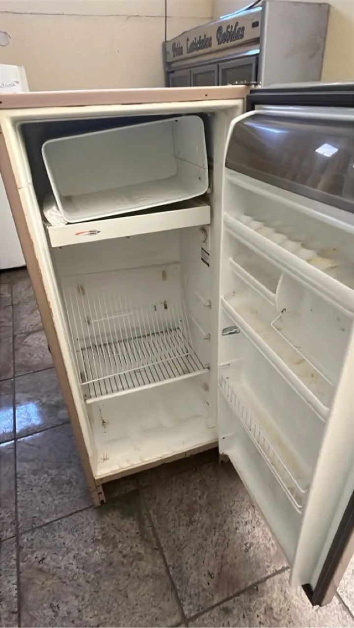 Geladeira Compacta RETRÔ - Damos 6 meses de garantia 