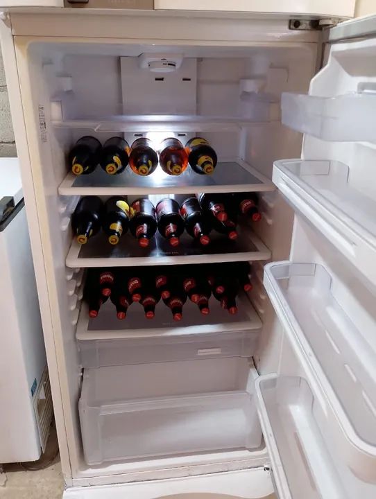 Vendo geladeira Frost Free 459 litros linda linda  - Foto 2