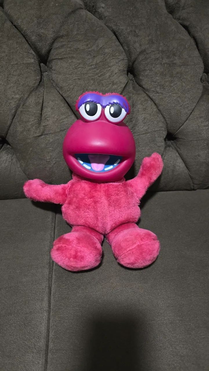 Boneco Melocoton super novo e funcionando 