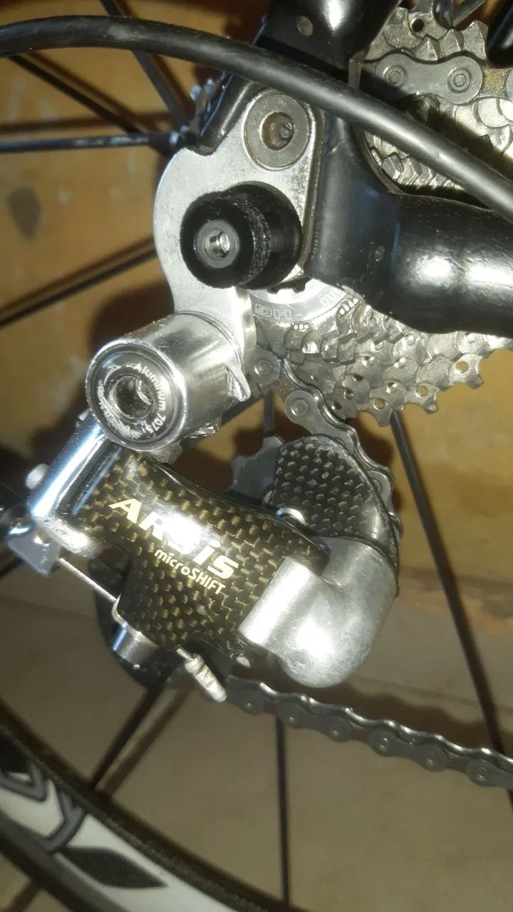 CAMBIO TRASEIRO MICROSHIFT 10 V EM FIBRA DE CARBONO  - Foto 3