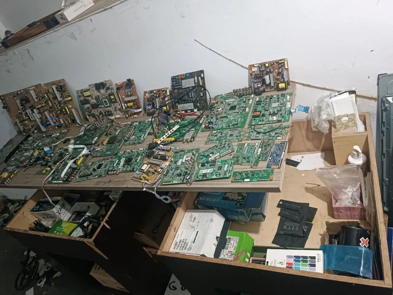 Lote de placas para TV funcionando 