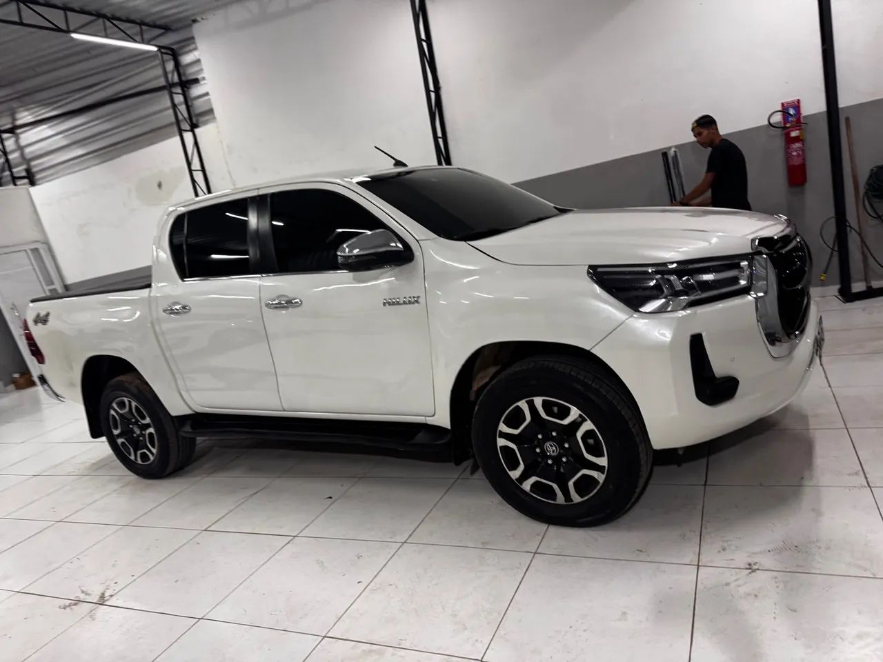 Hilux srx 2022 pura diesel 4x4 automático  - Foto 5