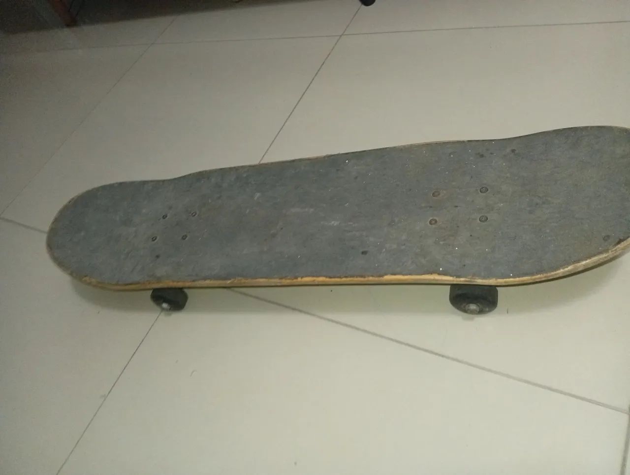 Skate usado em bom estado com poucos arranhões 