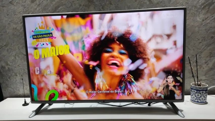 TV 42 SMART LG em perfeito estado, com imagem impecável. - Foto 3