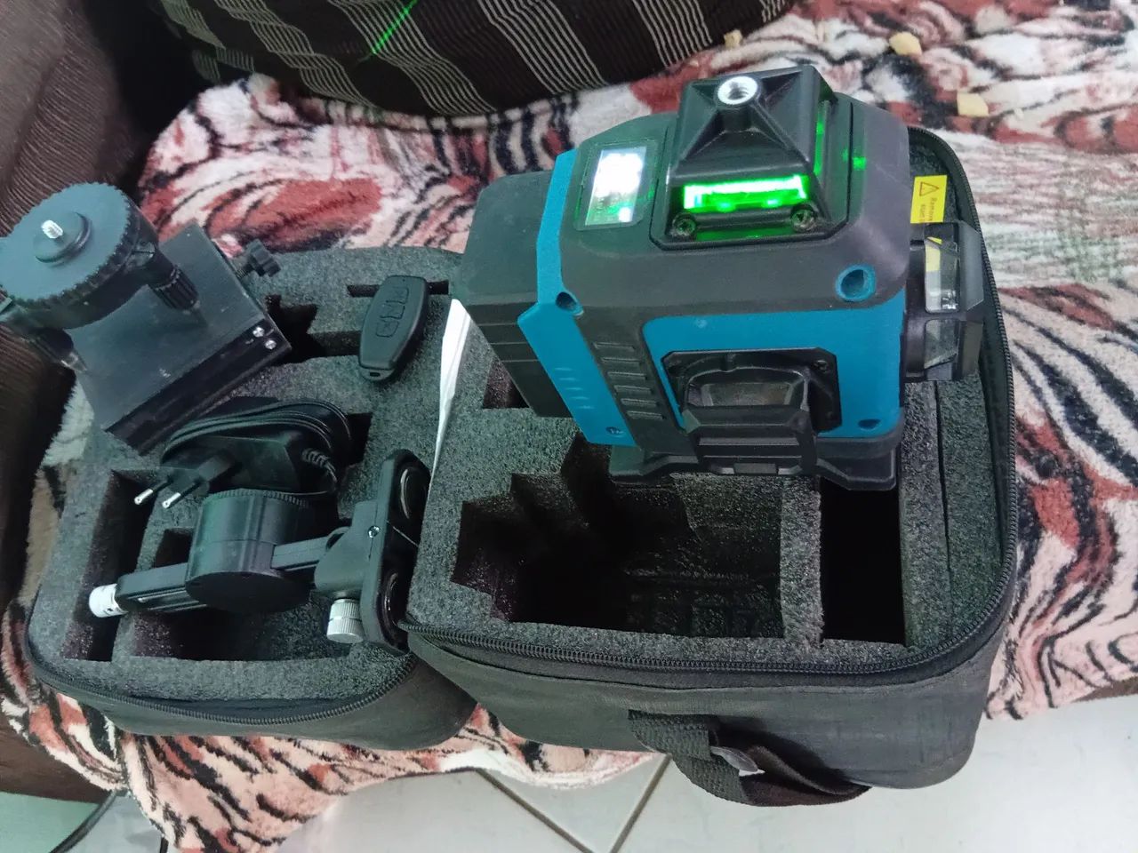 Nível a laser ONEVAN com controle remoto - Foto 2