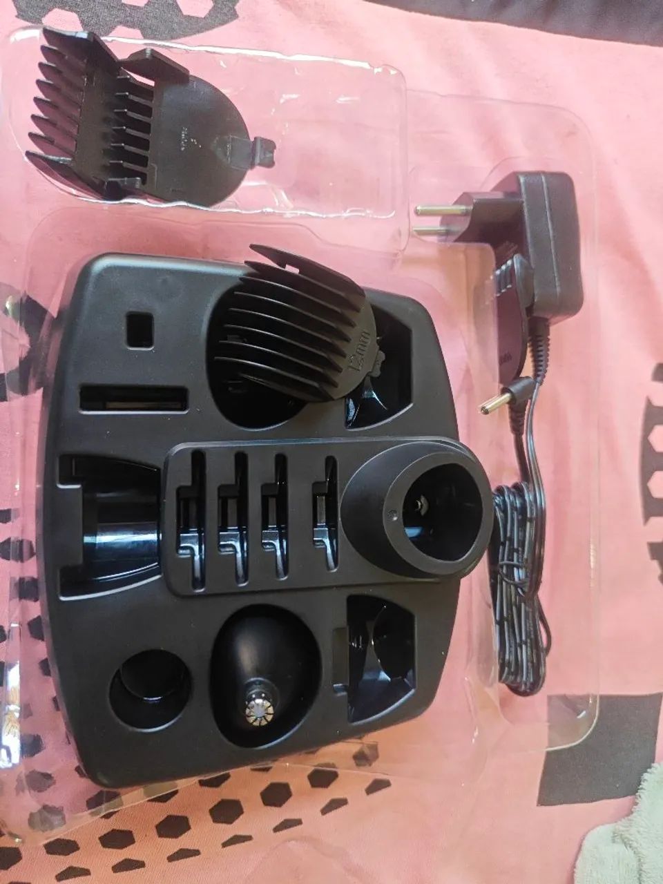 Máquina de cortar cabelo, nova e com todos os acessórios, usada 1x - Foto 2