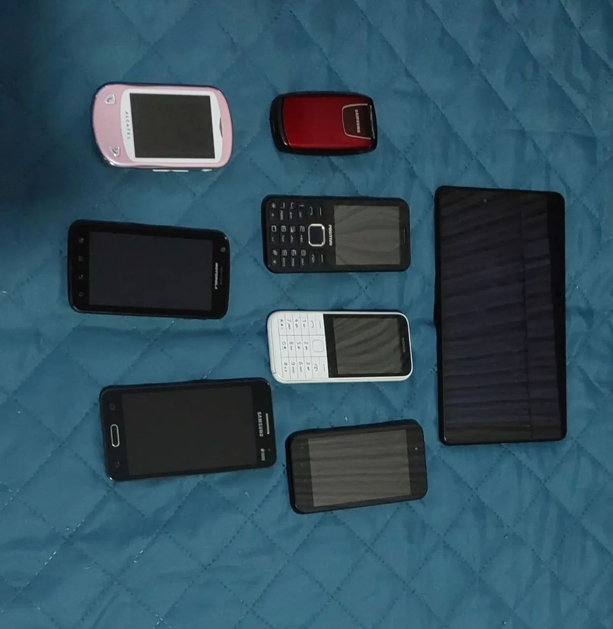7 celulares e um tablet Samsung com defeito