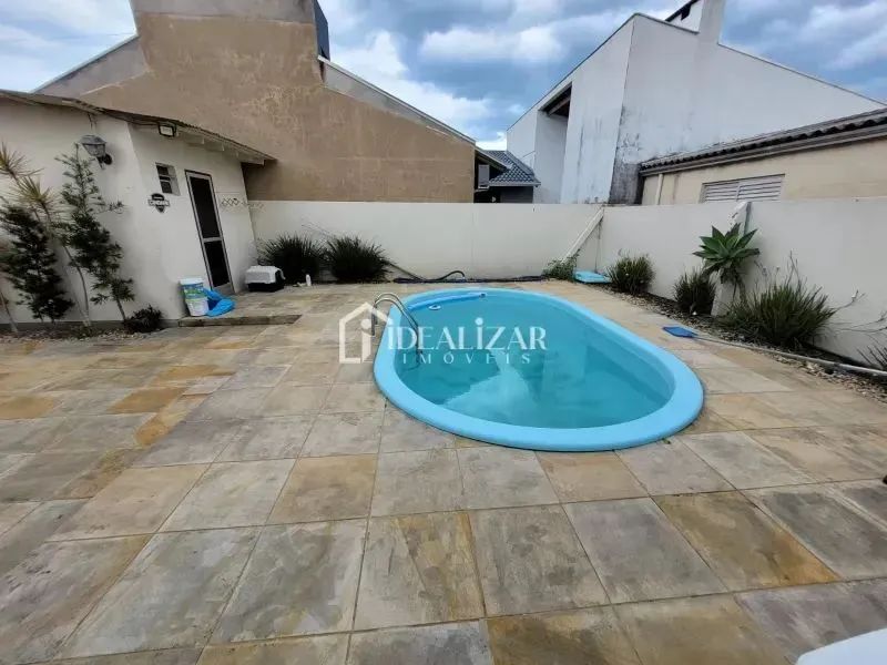 Sobrado á venda em Arroio do Sal, com piscina apenas 300 metros da beira mar. - Foto 3