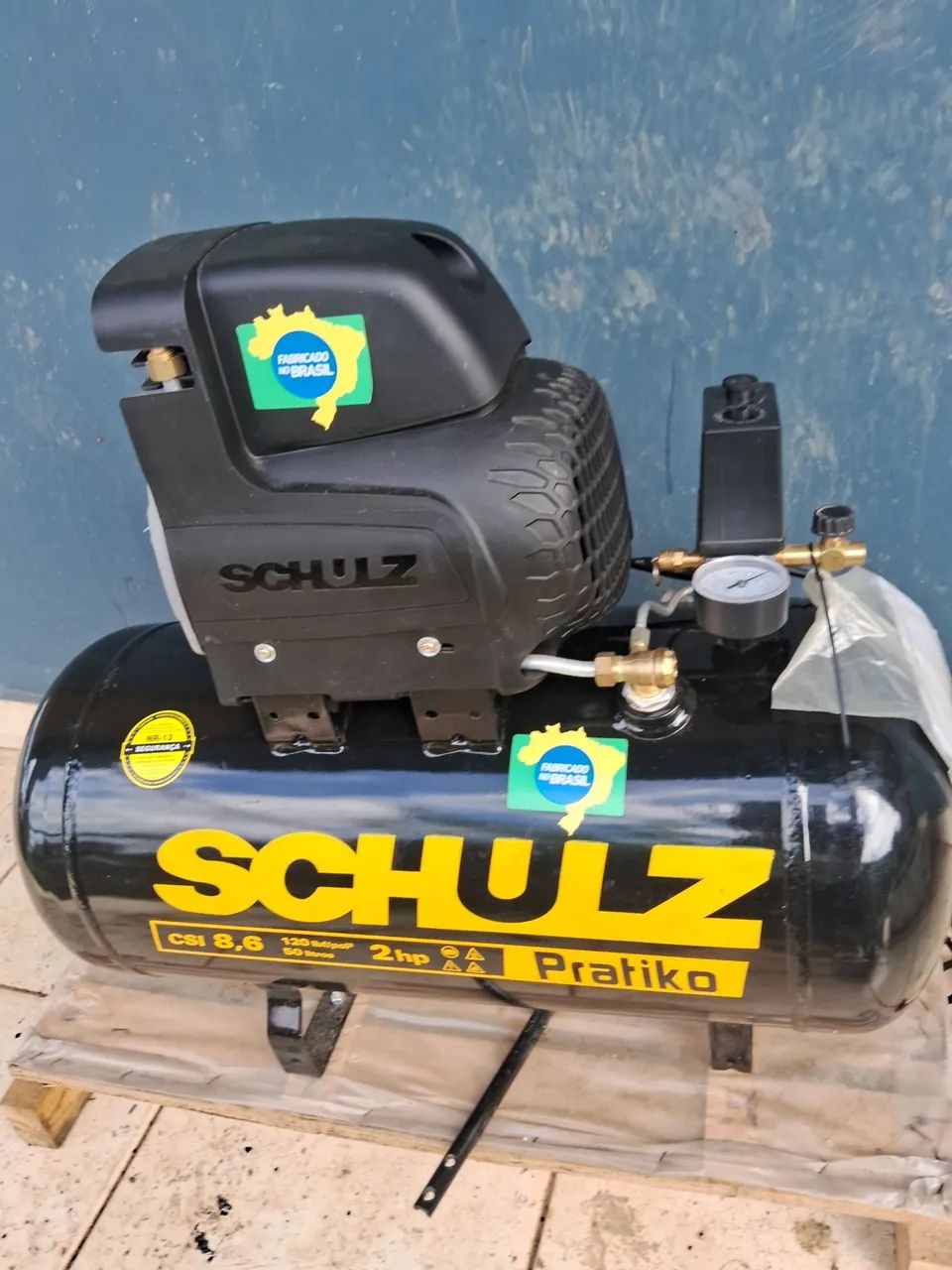 Compressor de ar Schulz 50 litros . 
