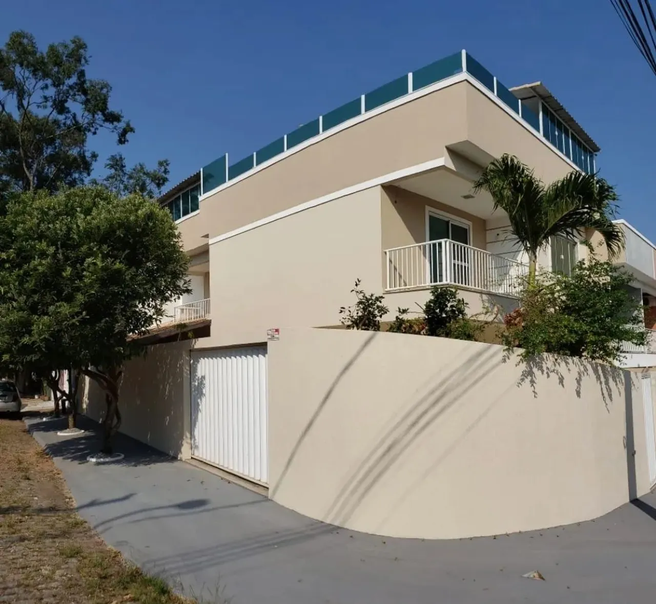 Casa para venda tem 370 metros quadrados com 4 quartos em Mirante da Lagoa - Macaé - Rio d