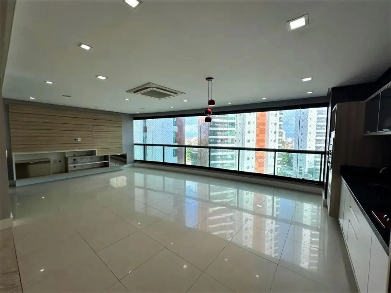 Apartamento para locação com 4 quartos, varanda no Horto Florestal