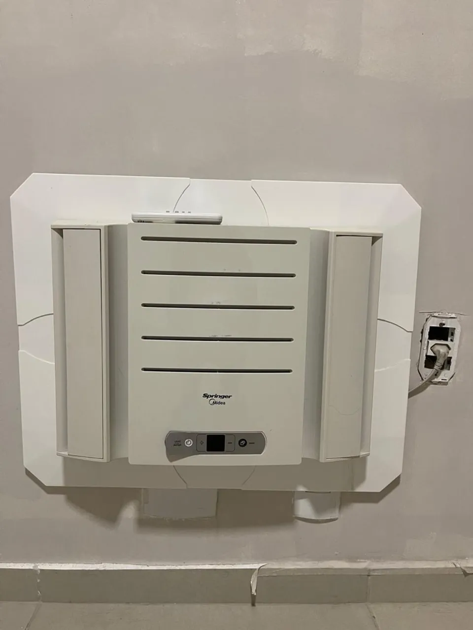 Ar Condicionado Springer Midea Cassete 18000 BTUs