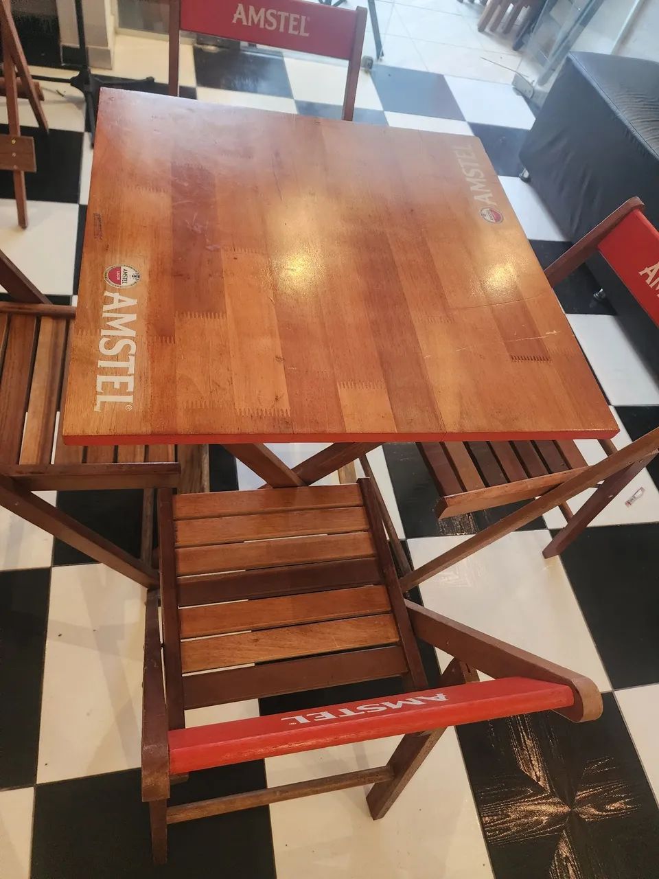 Conjunto Mesa e Cadeira