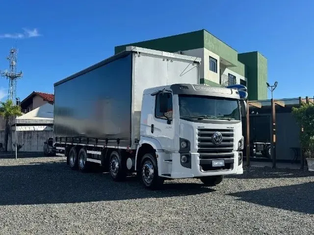 VW 30.280 BITRUCK no Baú Sider