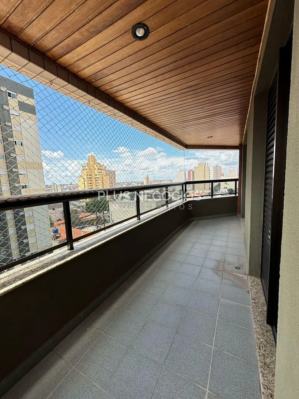 Apartamento à Venda no Condomínio Maison Granville - 4 Dormitórios, Sendo 3 Suítes, 190m²