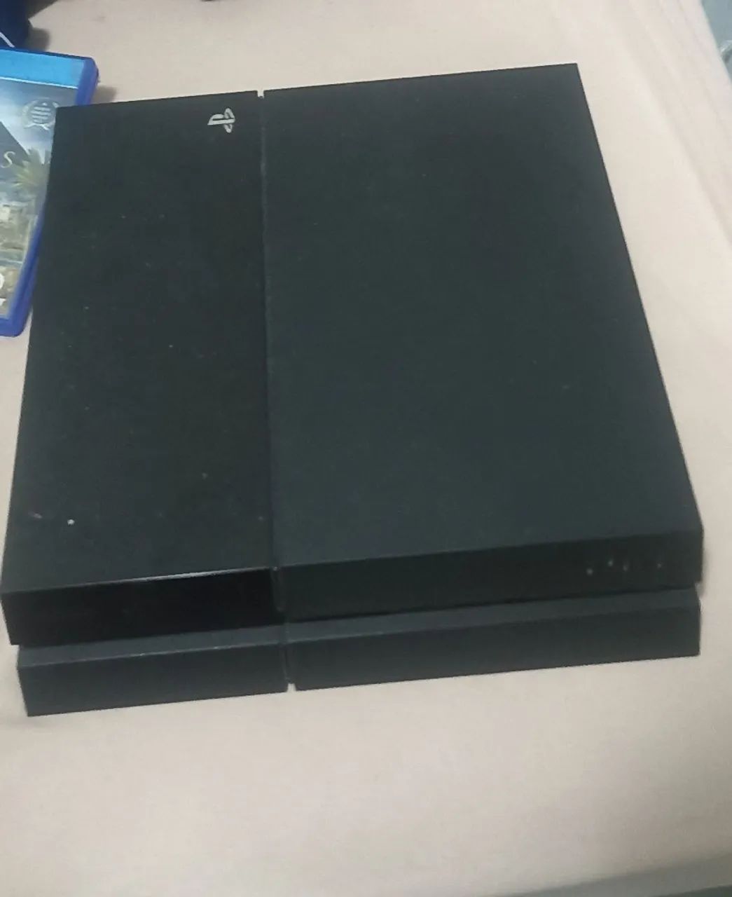 SÓ VENDA!! Playstation 4 fat com Controle pro e Jogo - Foto 2