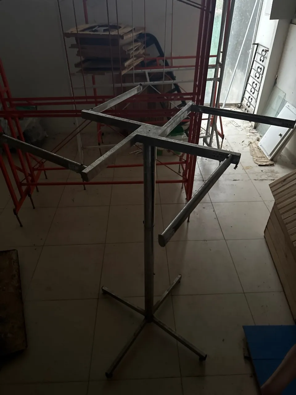 Arara de roupas para loja