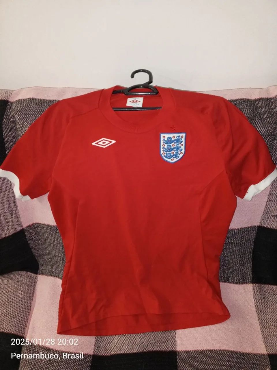 Camisa Inglaterra 2* padrão  2010- Umbro