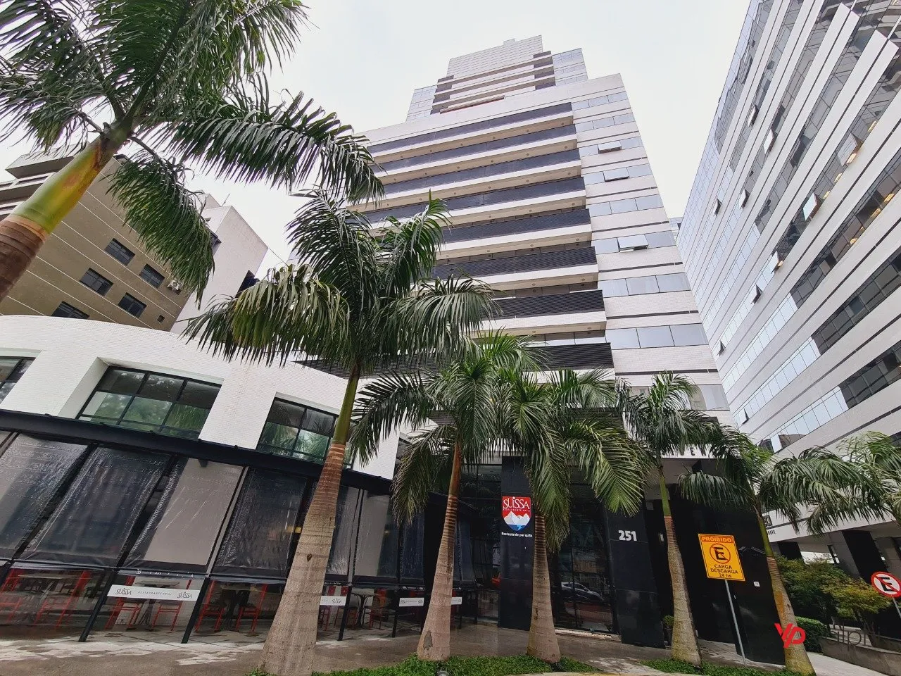 Studio mobiliado para alugar no Centro Cívico