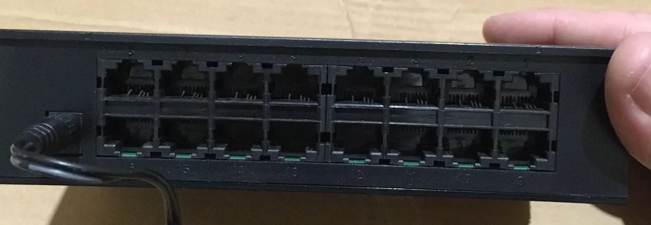 Switch Encore ENH916P-NWY 16 Portas 10/100 Mbps - PC Automático - Foto 2