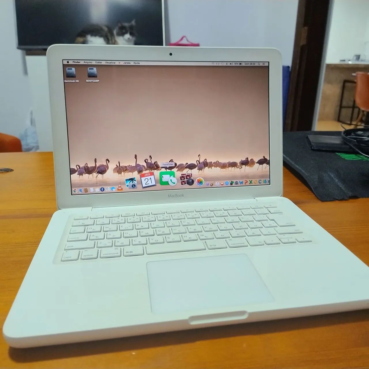 MacBook Apple 2009 white uma relíquia