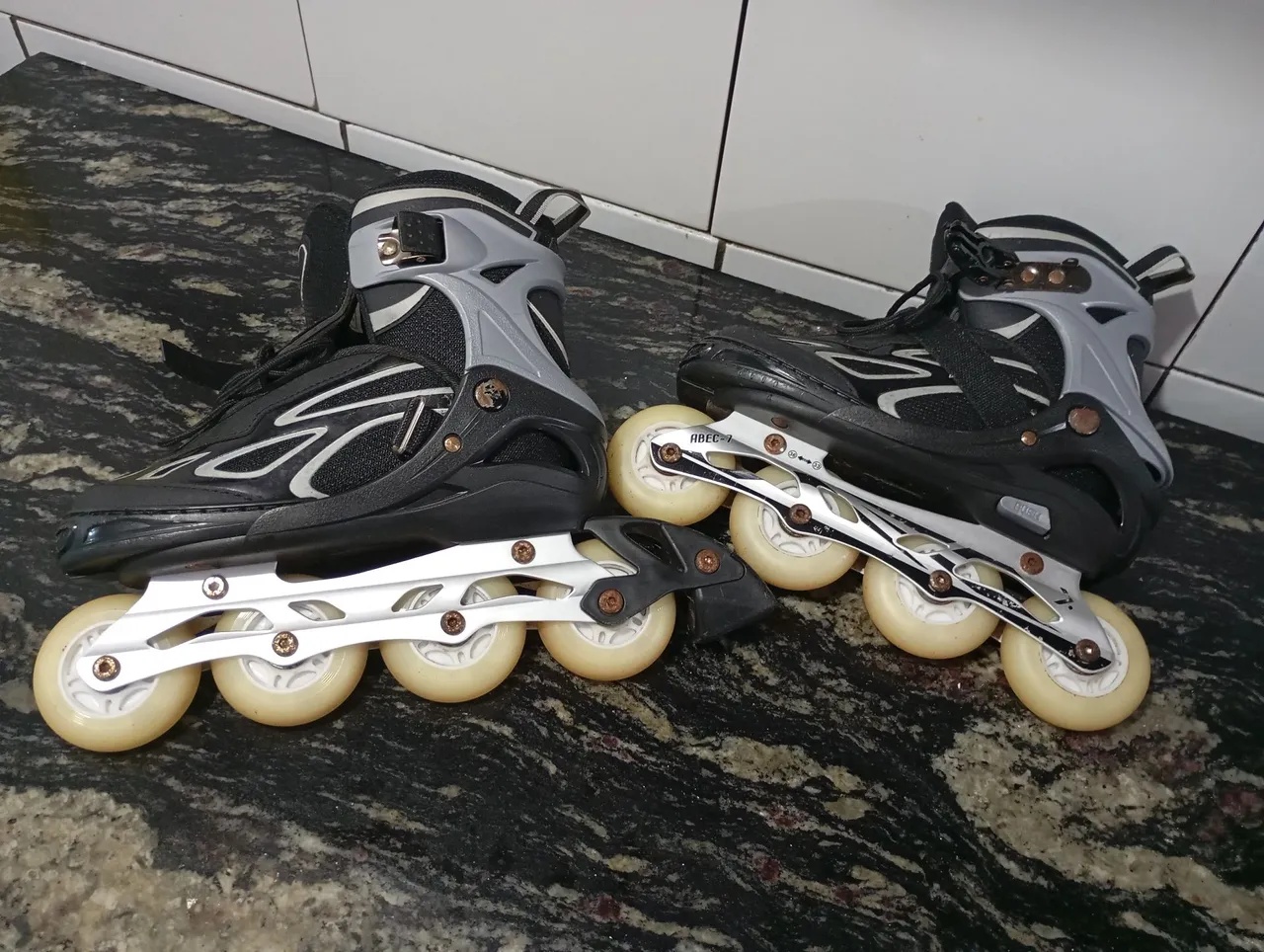 Patins Inline Semi-Profissional- ABEC 7 ( n° 33 -36)