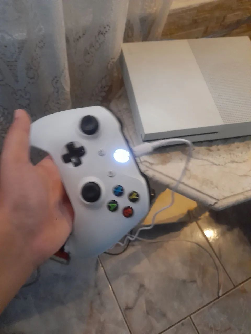 Xbox one s com jogos e um controle troco por um computador ou vendo - Foto 2