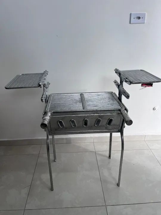 Churrasqueira de Alumínio Desmontável com Bandeja