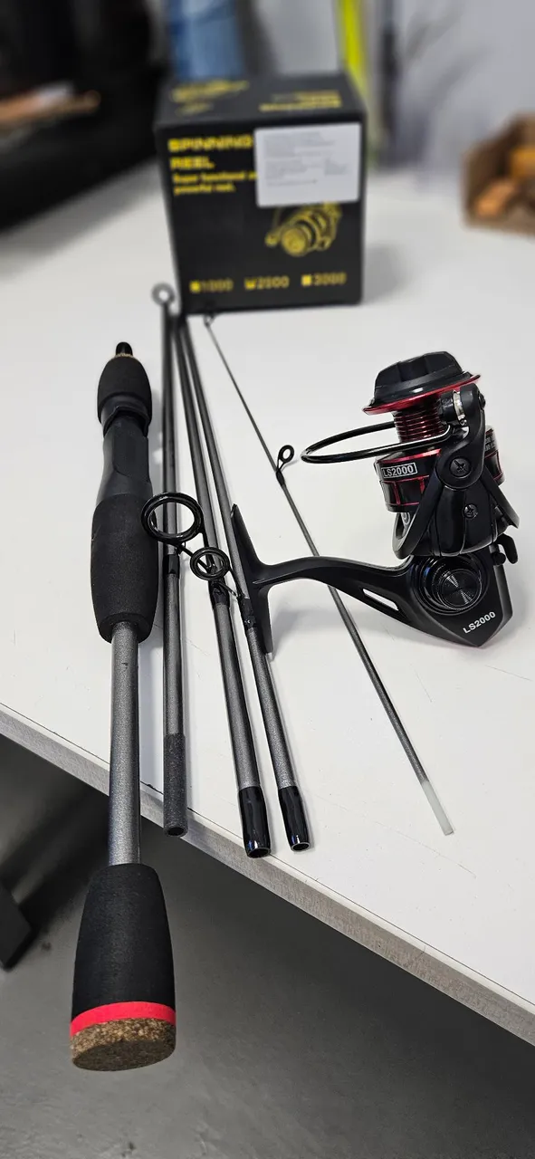 Conjunto de pesca, vara e molinete