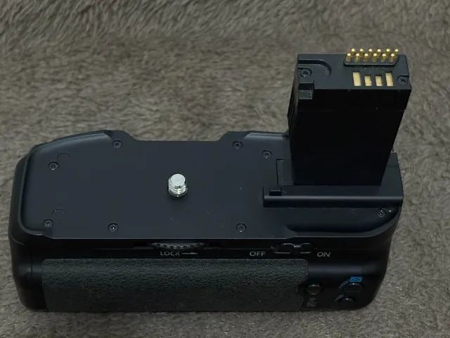 GRIP para Canon - T6, T6i, 760d, 750d, X8i, 8000d (para 2 baterias - não inclusas)