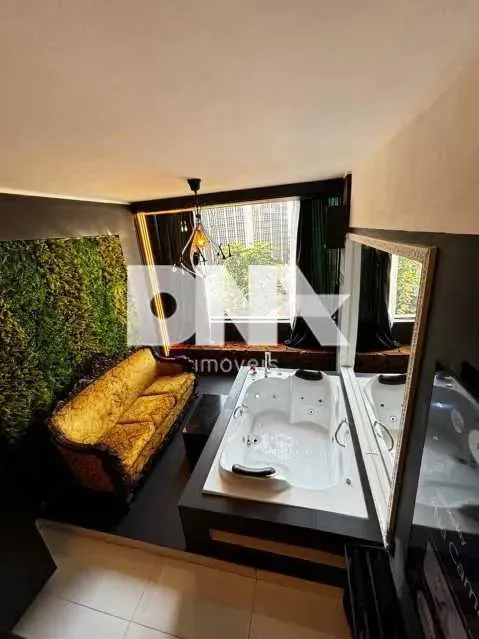 Apartamento : / Residencial / Centro