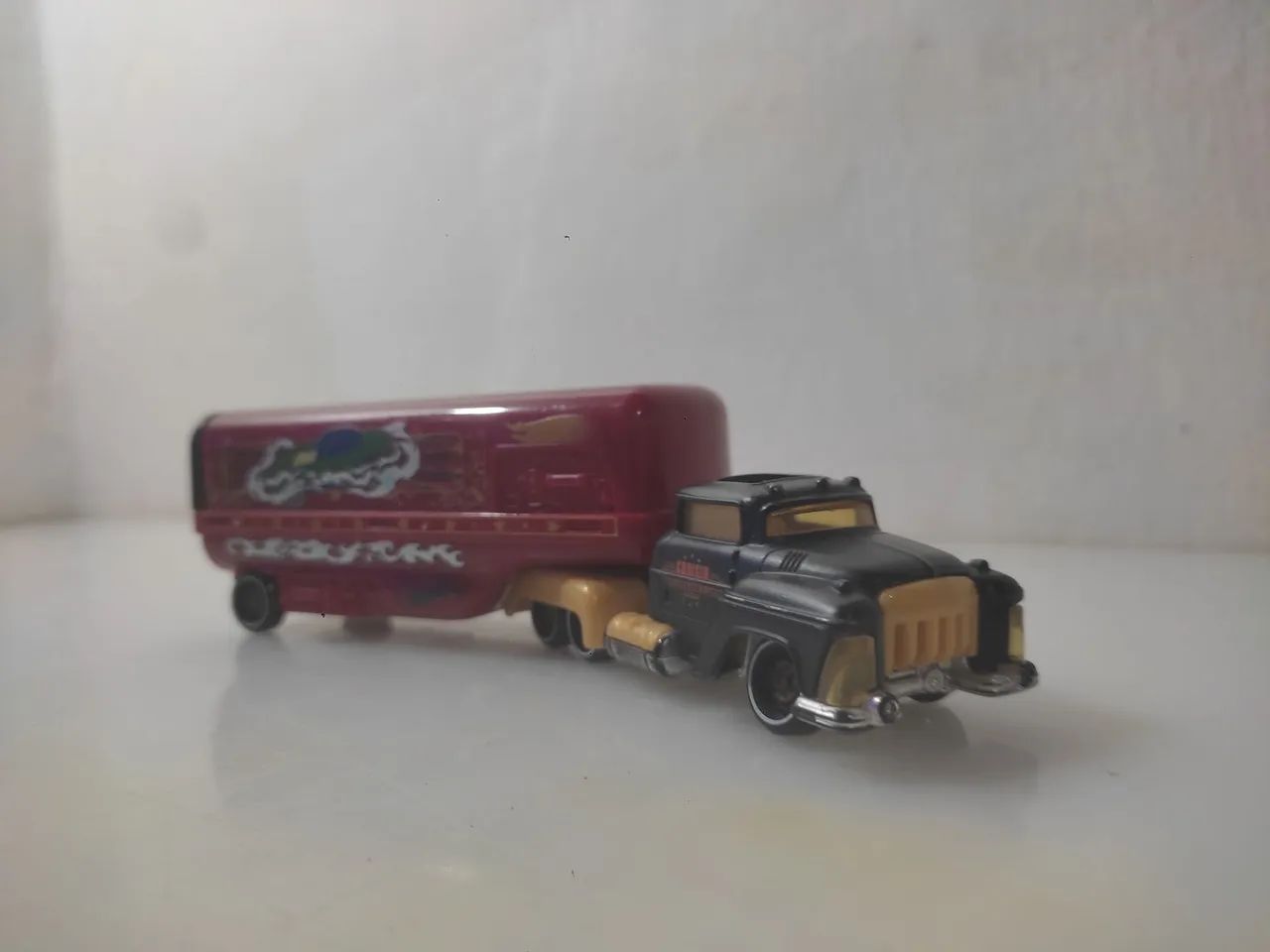 Caminhão de transporte hot wheels brinquedo