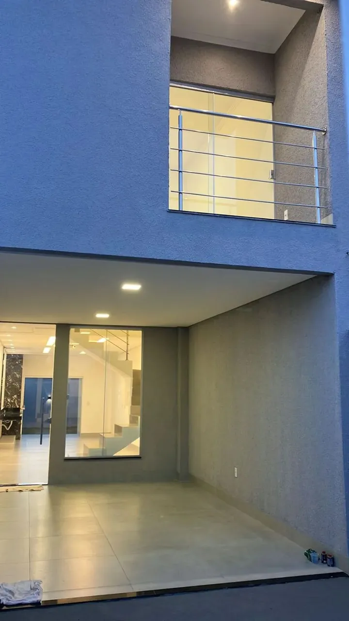 Sobrado em Goiânia, no residencial Itaipu de 3 suítes de 128m²