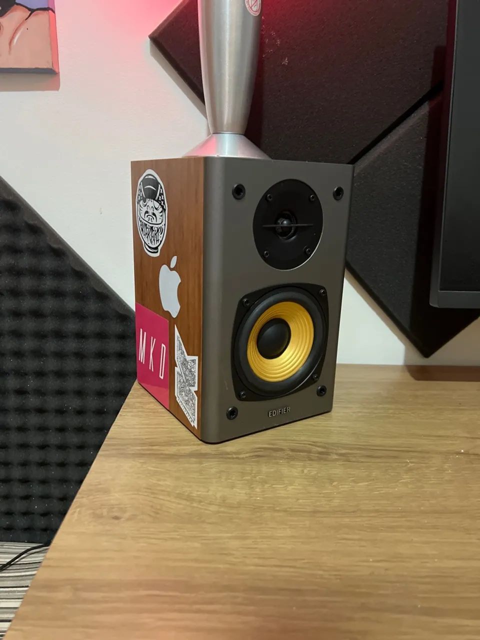 Caixa de Som Edifier R1000t4