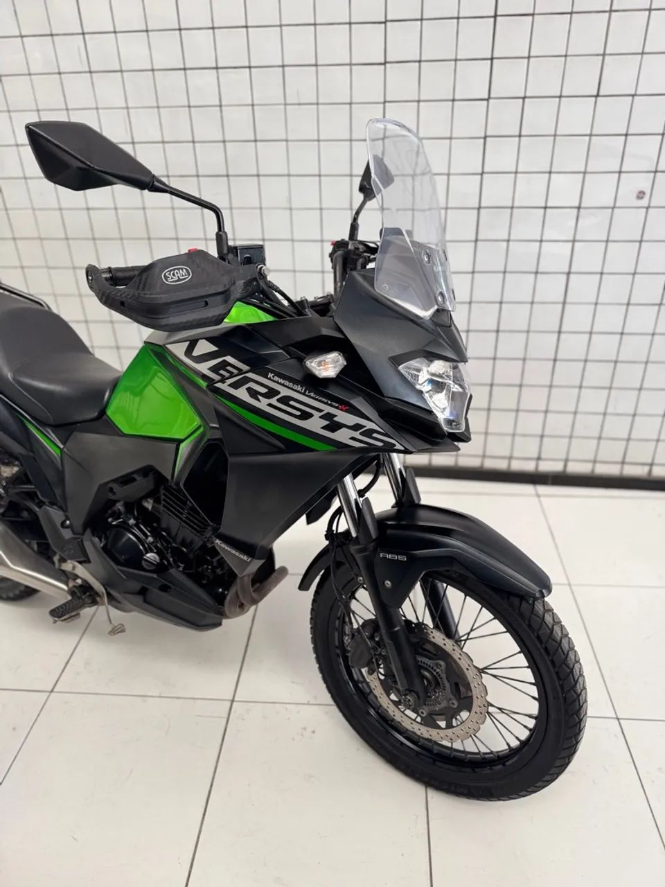 Versys 300 2023 - Foto 4