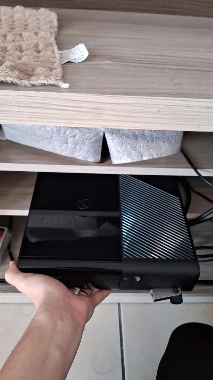 Xbox 360 Auper Slin com dois controles originais × Kinect + 13 jogos - Foto 3
