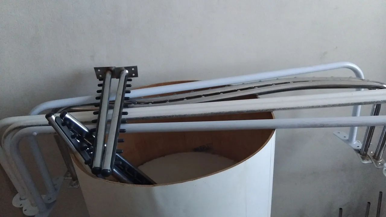 Manequins para loja de roupas e cabines, araras outros itens  - Foto 3