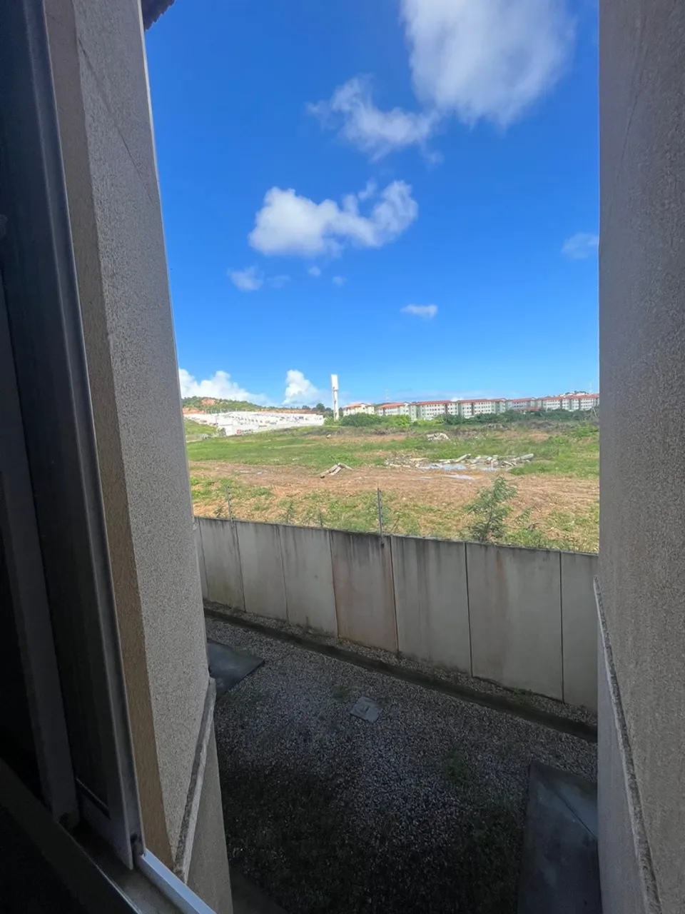 Alugo apartamento condomínio Villa das flores