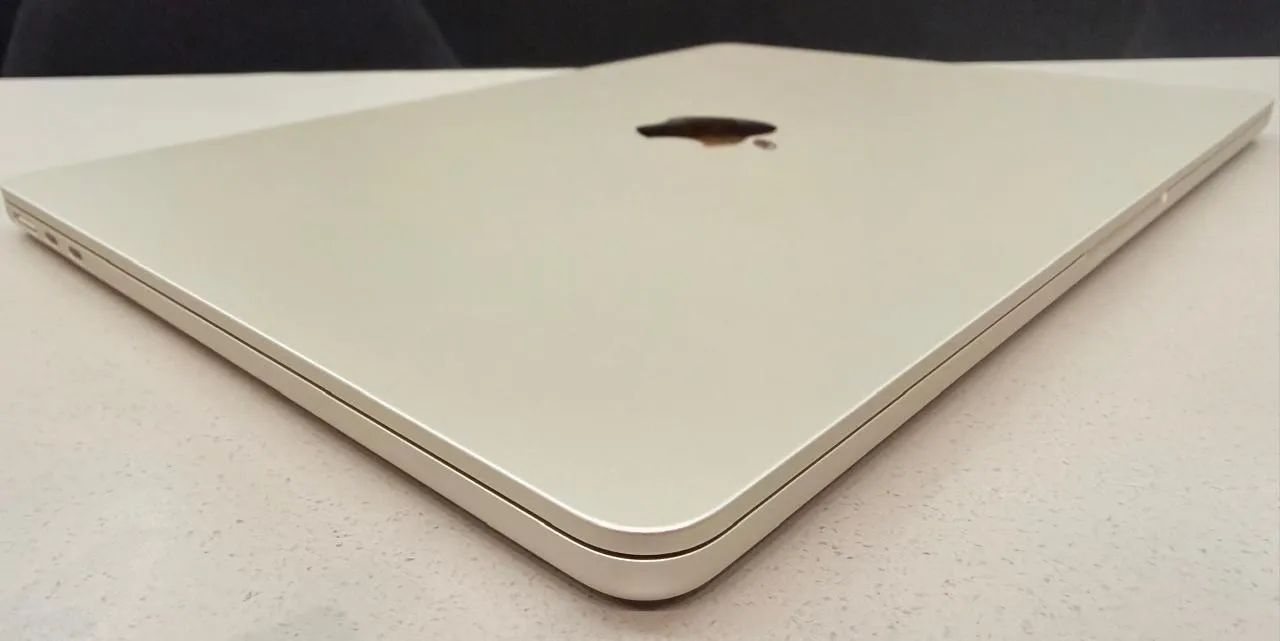 MacBook Air M2 16GB/256GB Starlight. Aceito cartão com acréscimo
