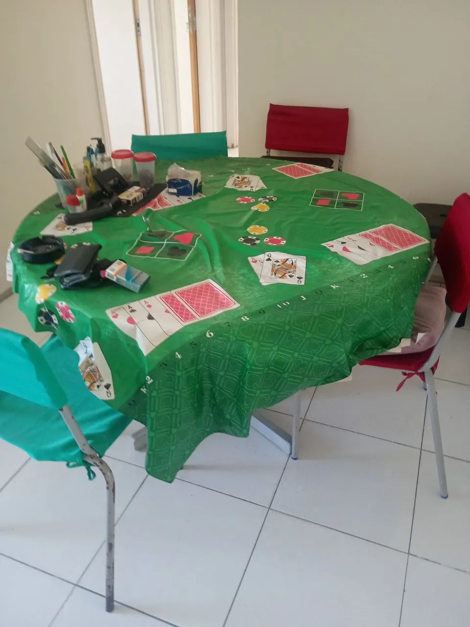 Mesa redondo com 4 cadeiras