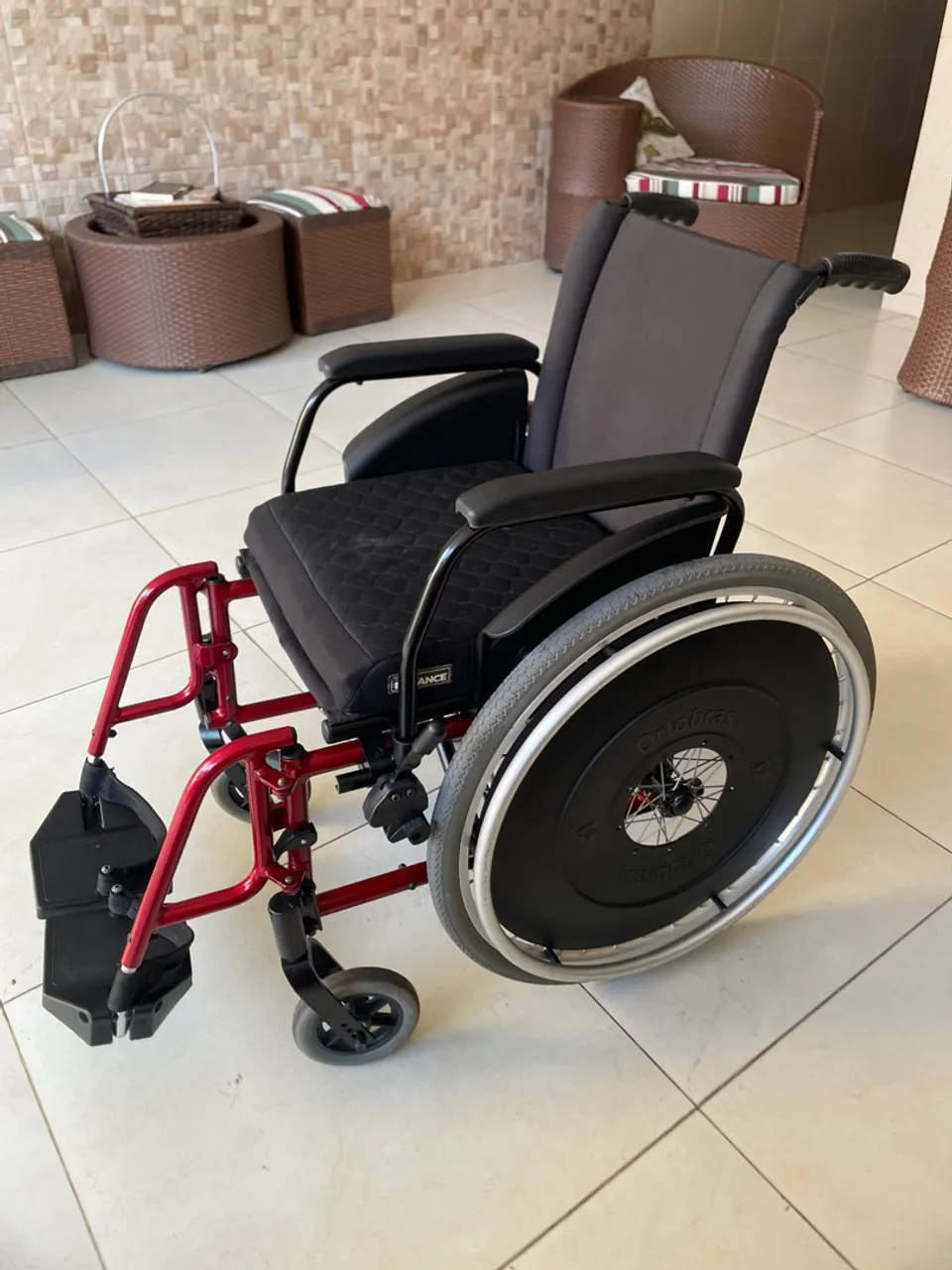 Cadeira de Rodas Ortobras - Conforto e Mobilidade