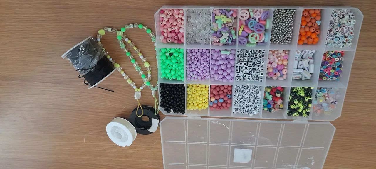 Kit de miçangas para pulseiras e colares - Foto 2