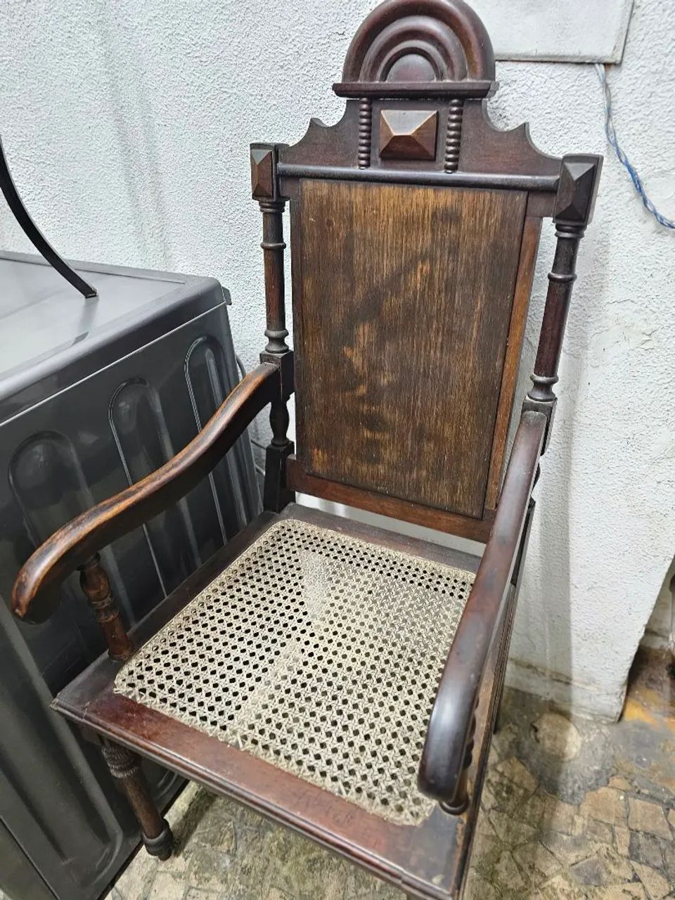 Cadeira de Madeira Maciça Antiga  - Foto 2