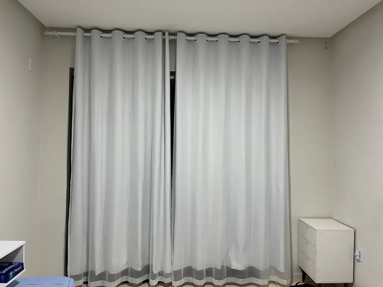 Cortinas brancas