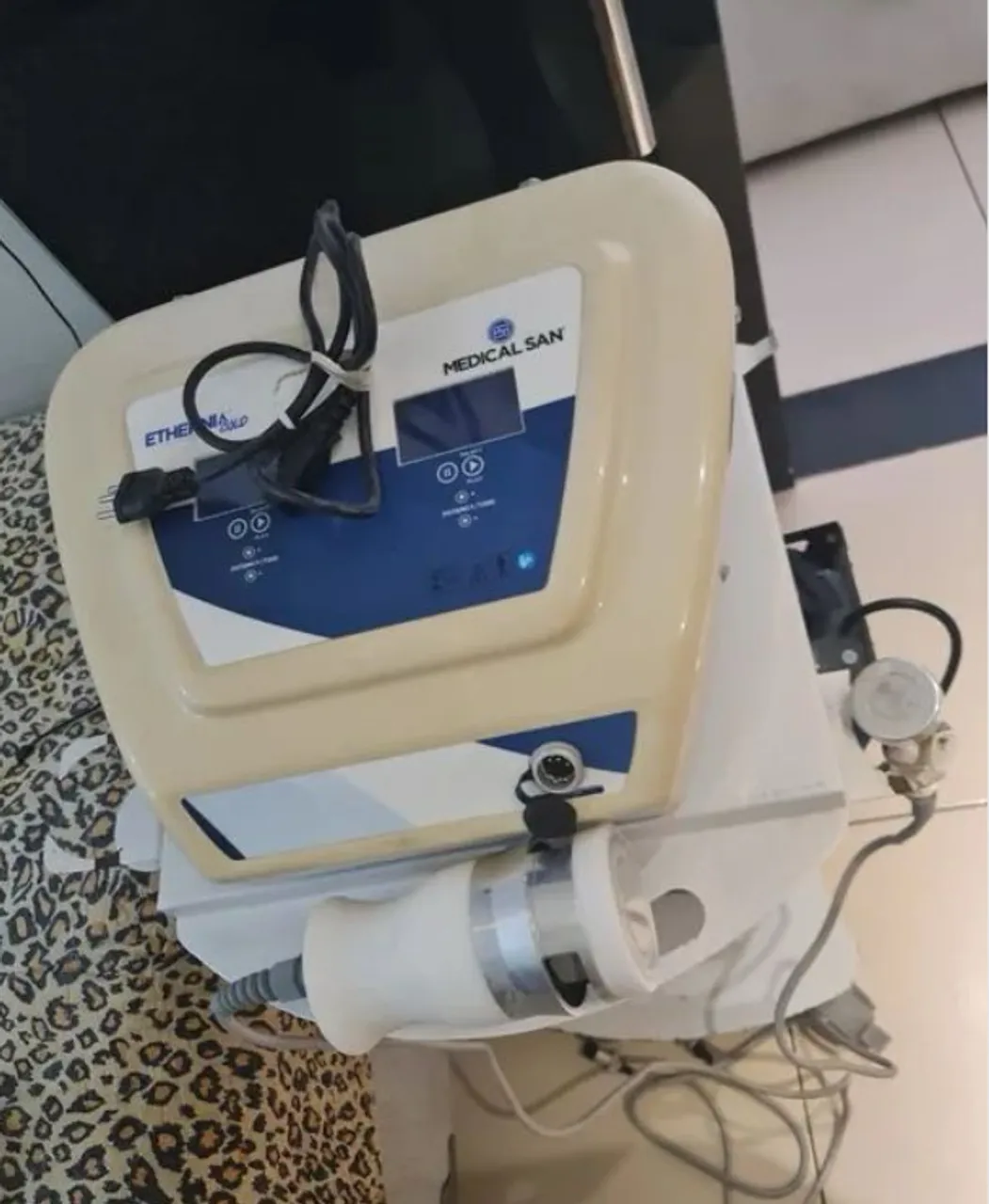 Aparelho de estética Medical San Etherna Cold