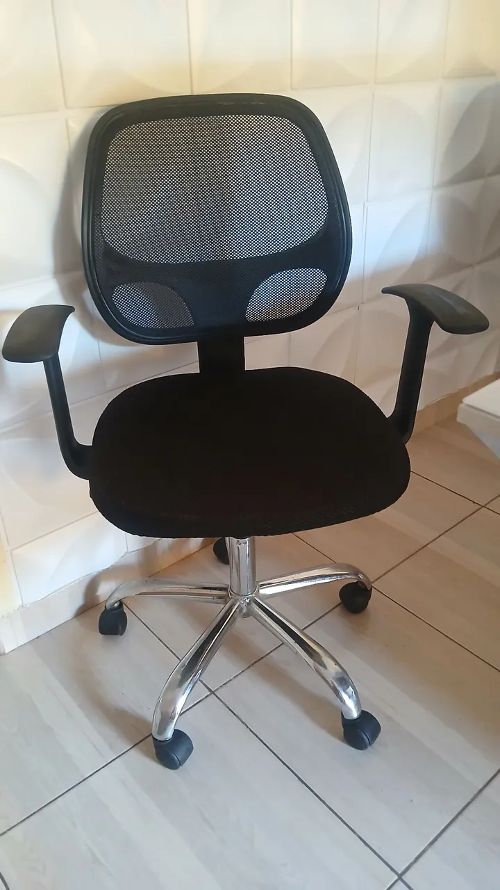 Cadeira de escritório giratória