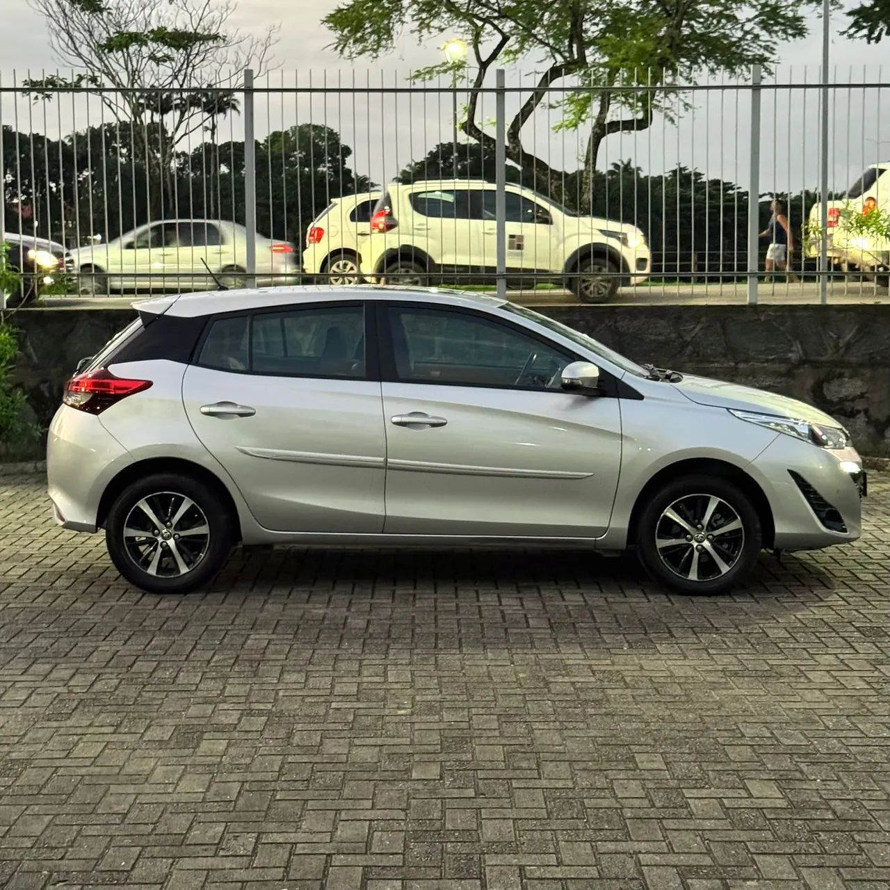 Yaris XLS Connect 1.5 Teto Solar 2022 - Foto 4