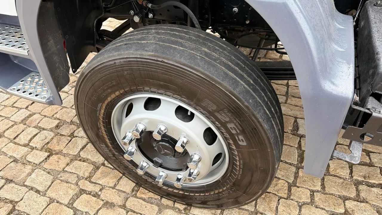 MB 2425 Caçamba Ano 2009 - Foto 10