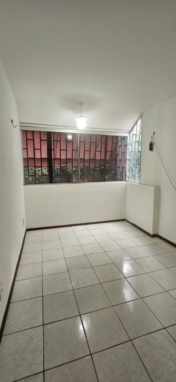 715 norte apartamento 2 quartos asa norte escada sem garagem não paga taxa de condominio - Foto 2